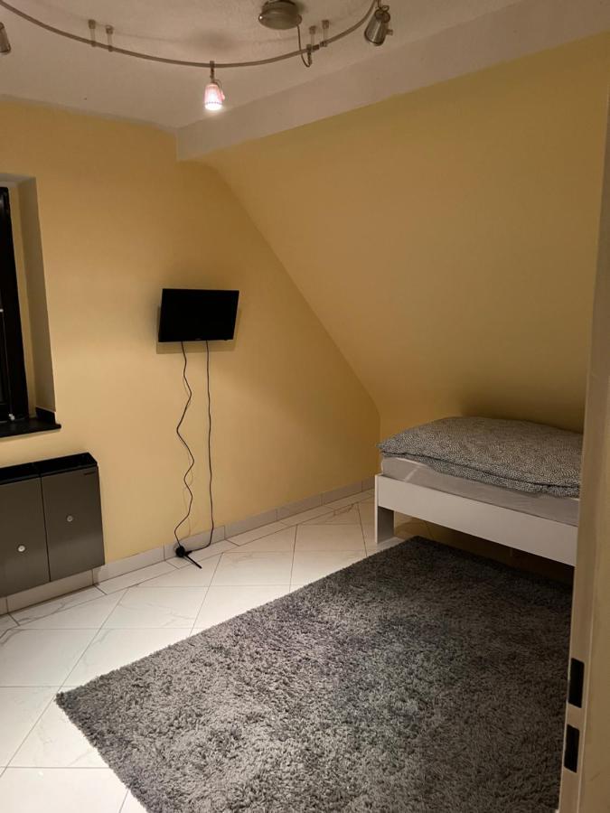 Zum Burghof Apartment Huerth Bagian luar foto